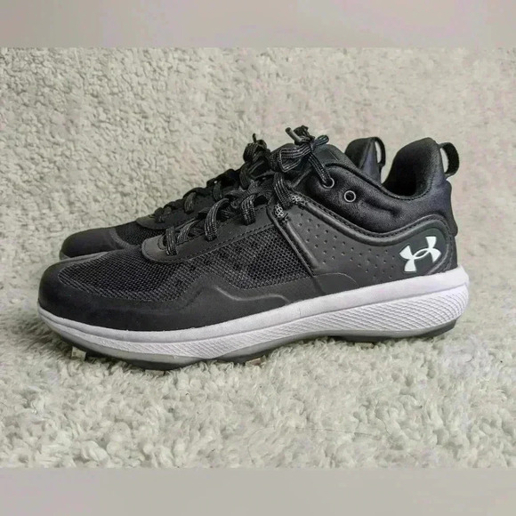 NWOT UNDER  ARMOUR Women Baseball shoes size 7 Microtips - Picture 3 of 8